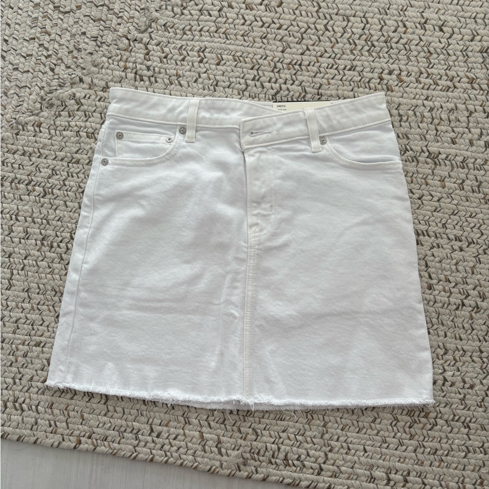 WITH TAGS, NEVER WORN. White Denim Skirt